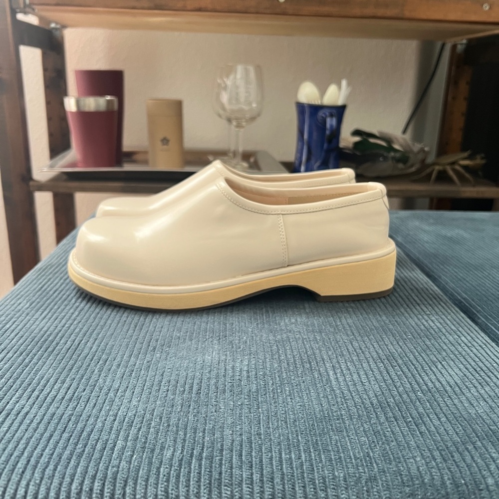 Elegant Cream Women's Mules